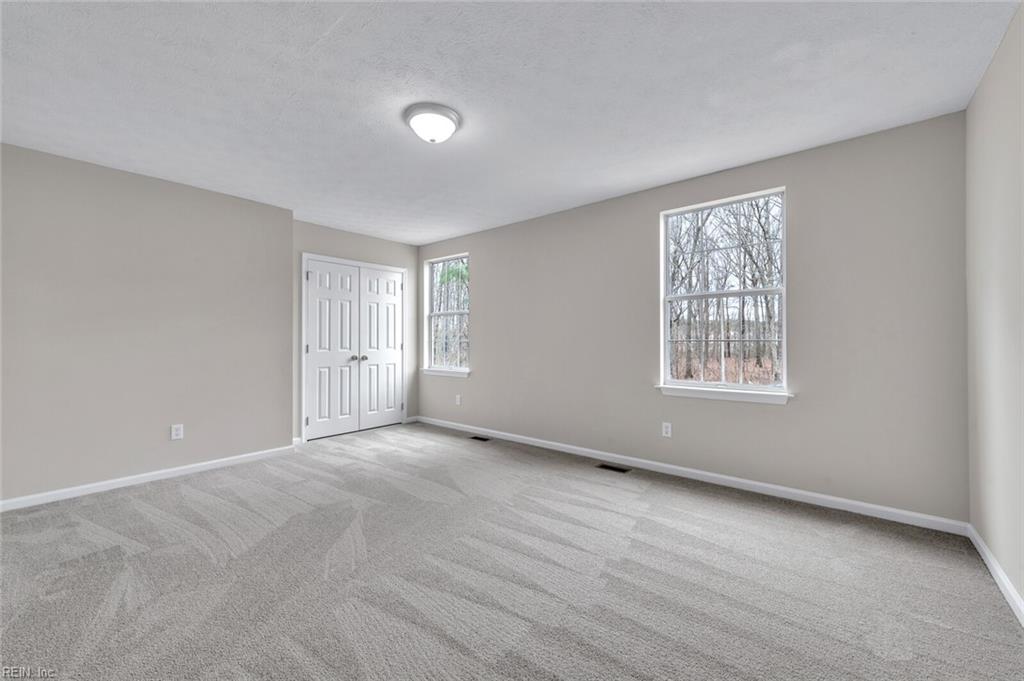 323 Woodhaven RD
