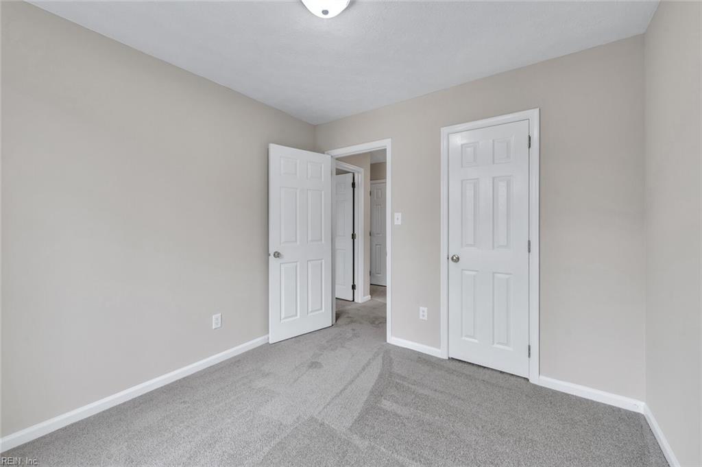 323 Woodhaven RD