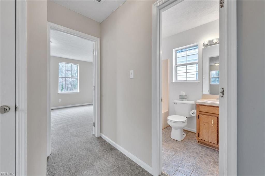 323 Woodhaven RD