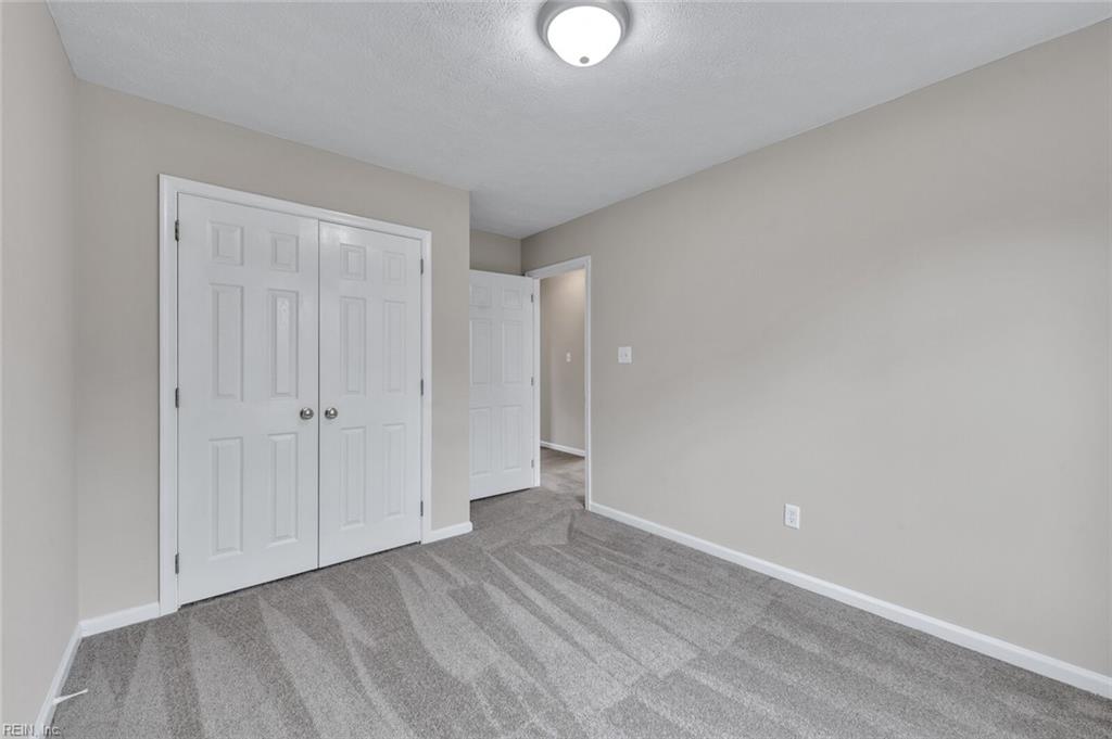 323 Woodhaven RD