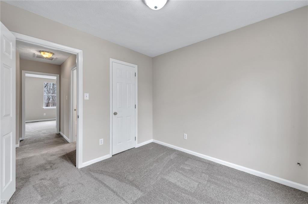323 Woodhaven RD