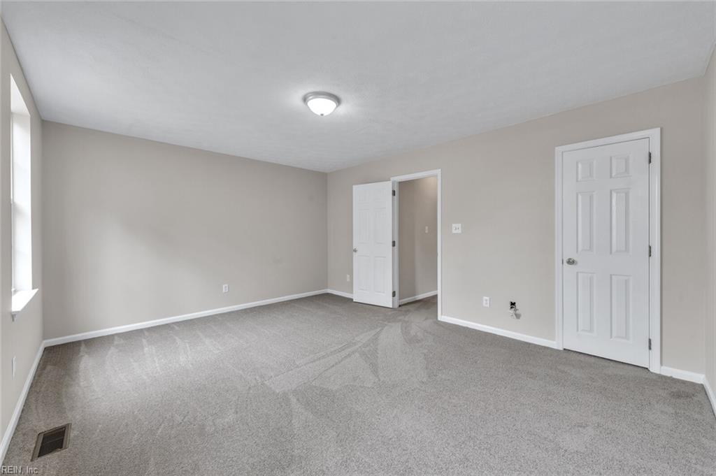 323 Woodhaven RD