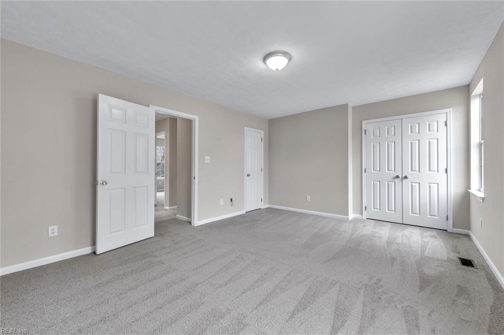 323 Woodhaven RD