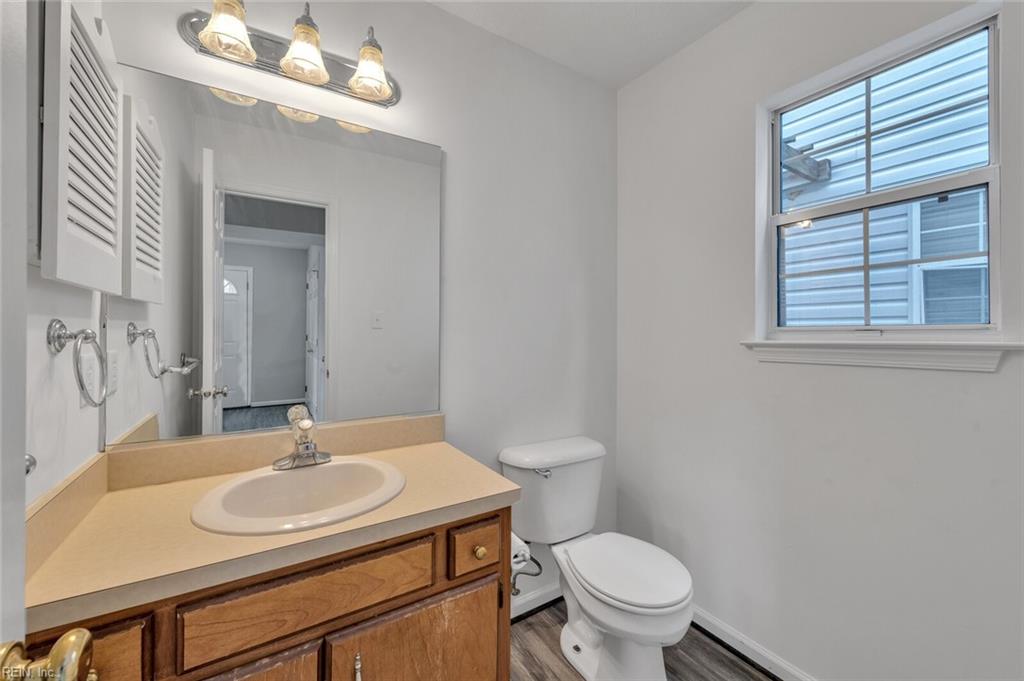 323 Woodhaven RD
