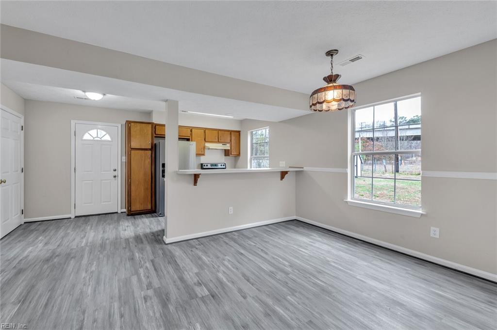 323 Woodhaven RD