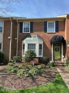 1009 Colonial Meadows WAY