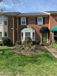 1009 Colonial Meadows WAY