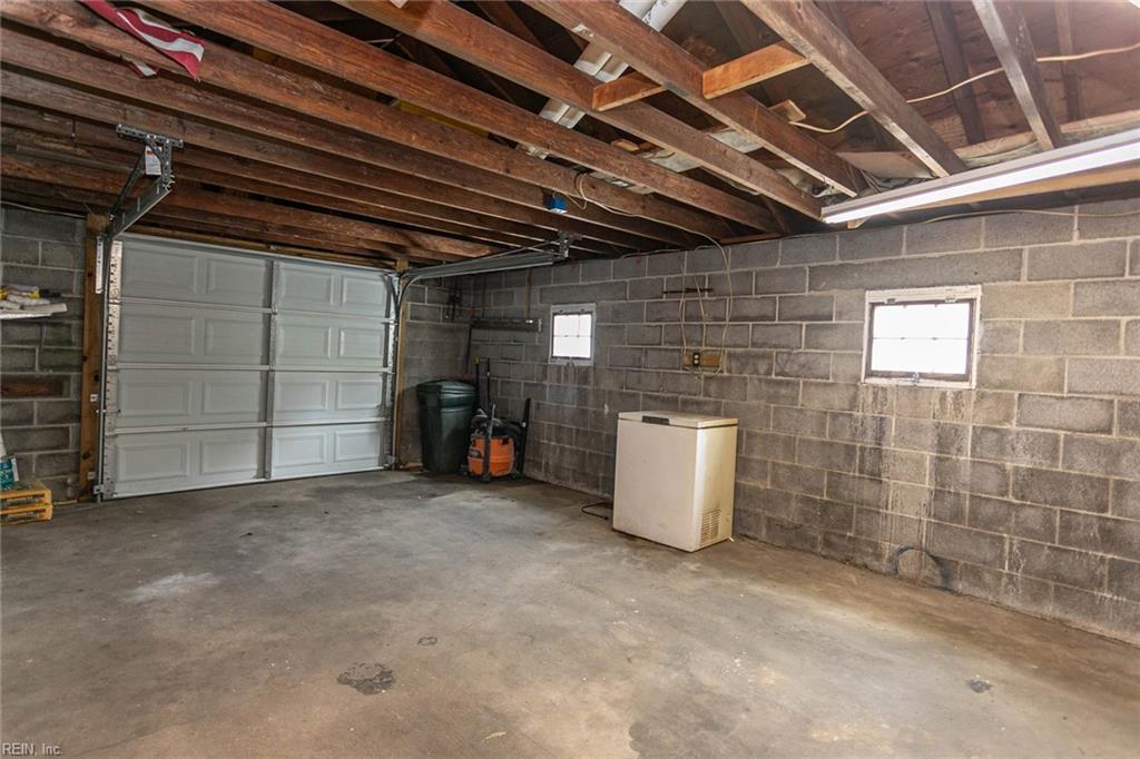 2431 Youngman RD