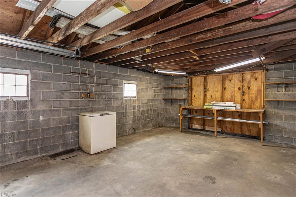 2431 Youngman RD
