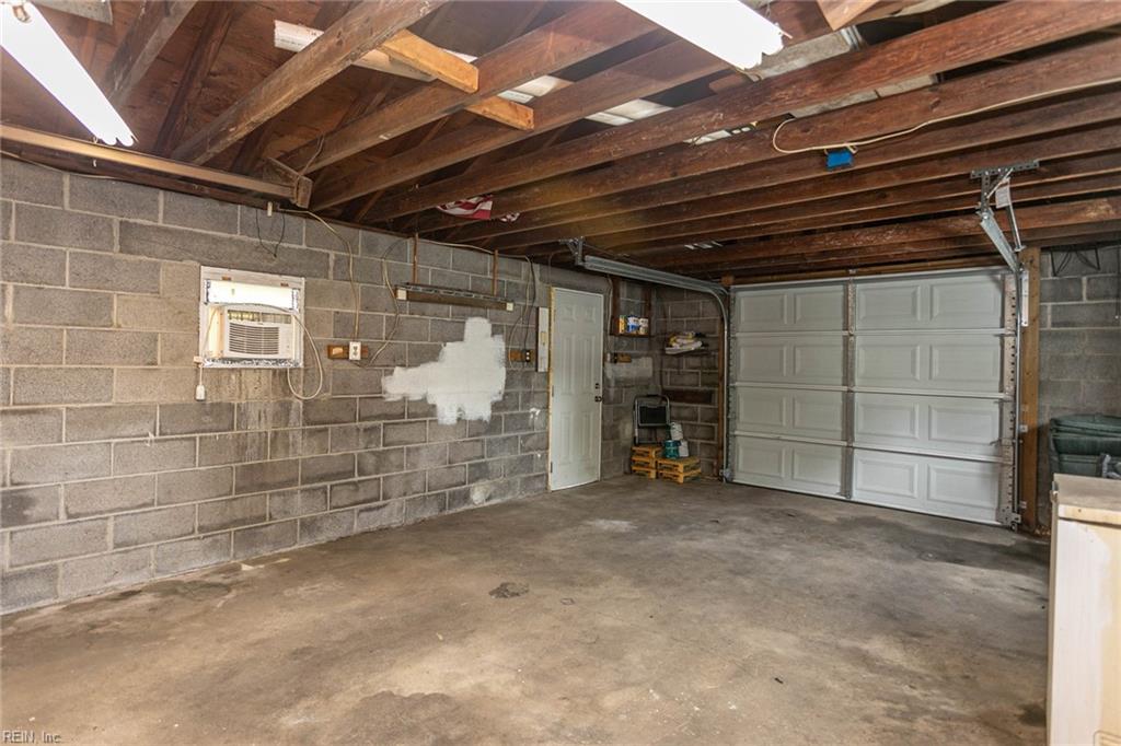 2431 Youngman RD