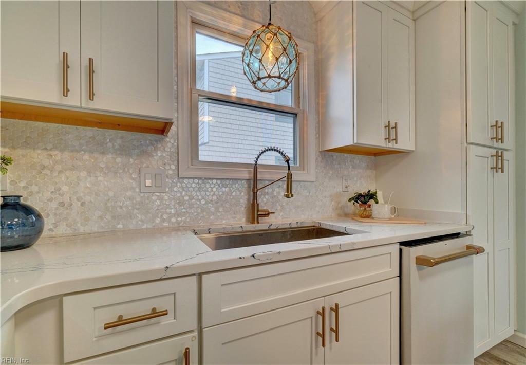 2100 E Ocean VW 10