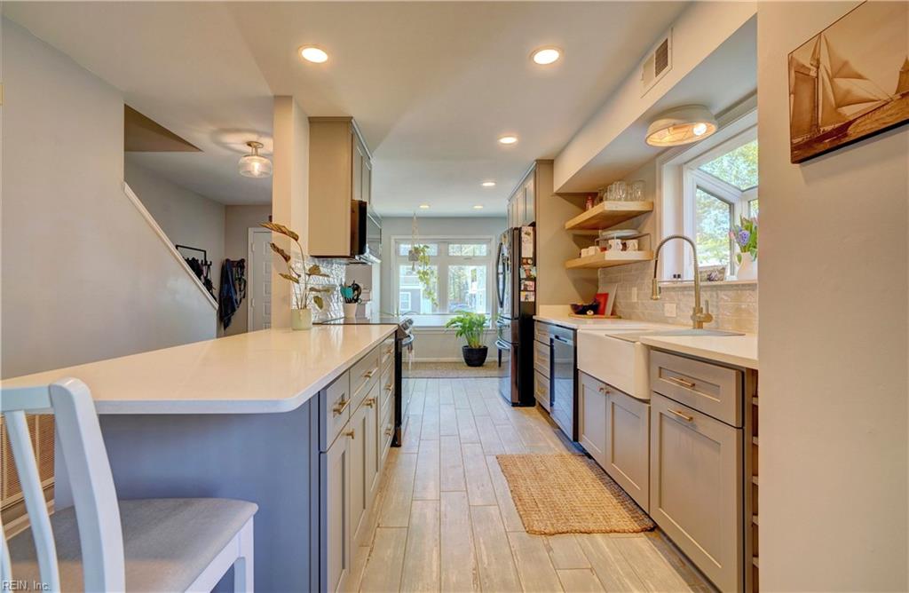 3726 Chesterfield AVE