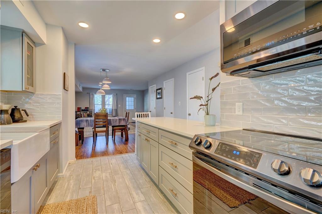 3726 Chesterfield AVE
