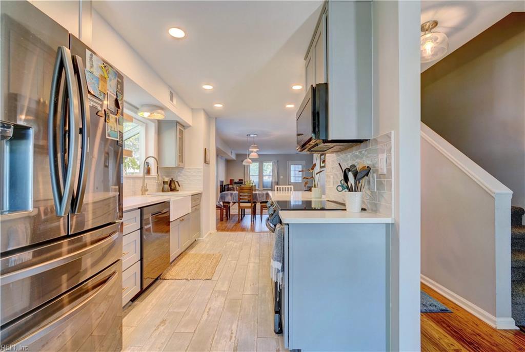 3726 Chesterfield AVE