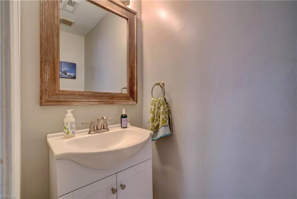 3726 Chesterfield AVE