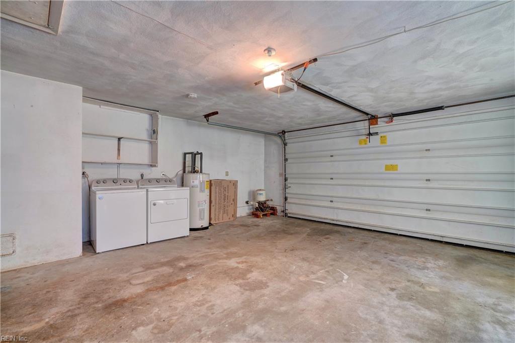 2705 E Kings RD