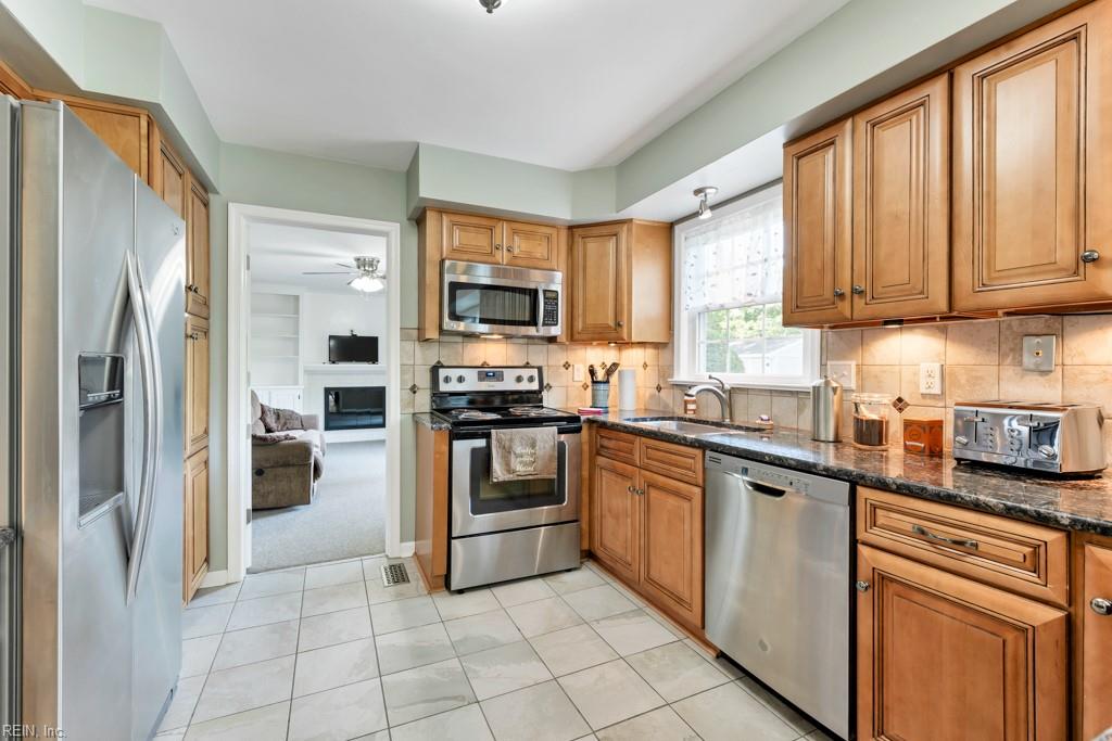 2305 Trant Lake DR