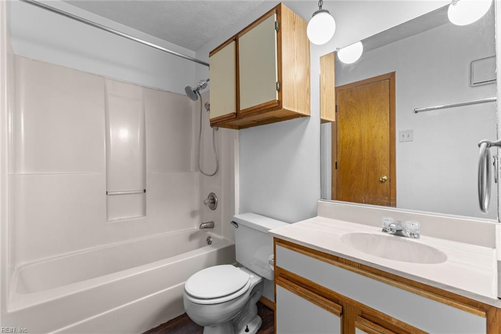 425 Lester RD 4