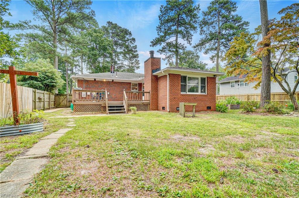 505 Robbins LN