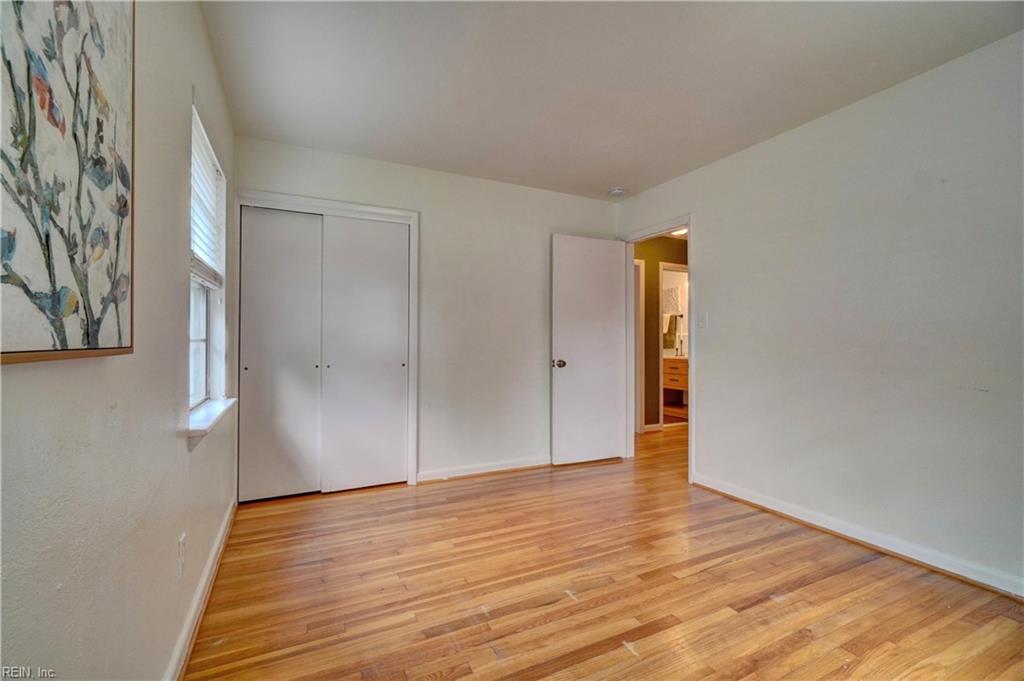 505 Robbins LN