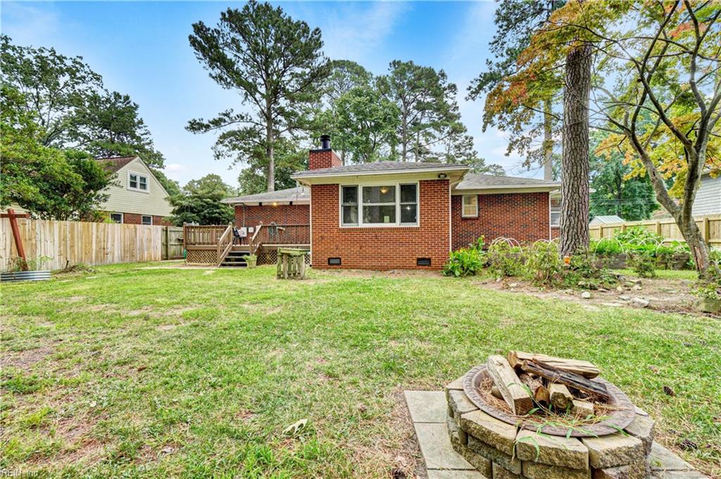 505 Robbins LN
