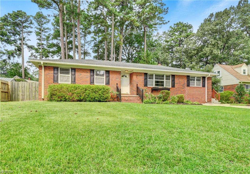 505 Robbins LN