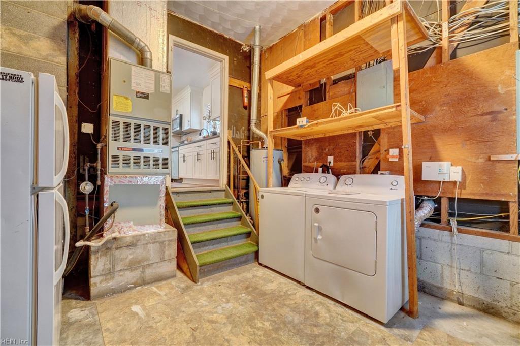 505 Robbins LN