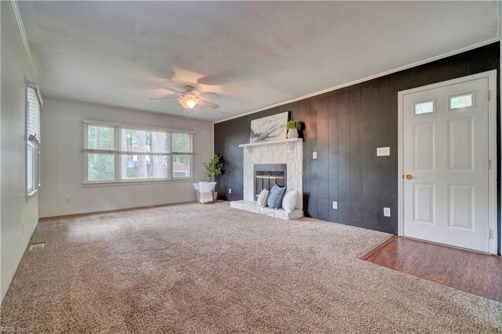 505 Robbins LN