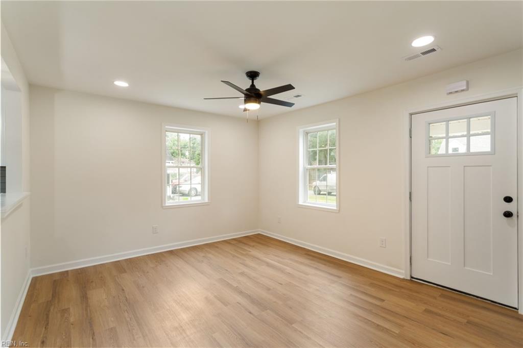 606 Delaware AVE