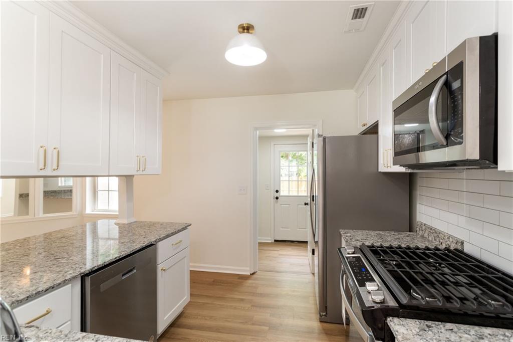 606 Delaware AVE