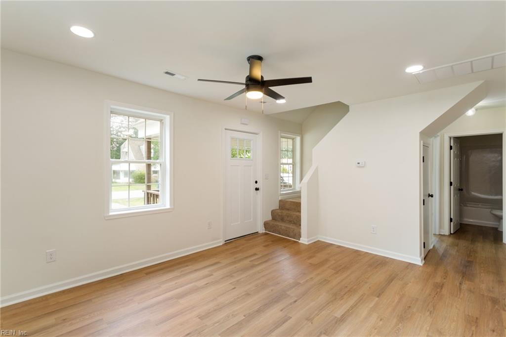 606 Delaware AVE