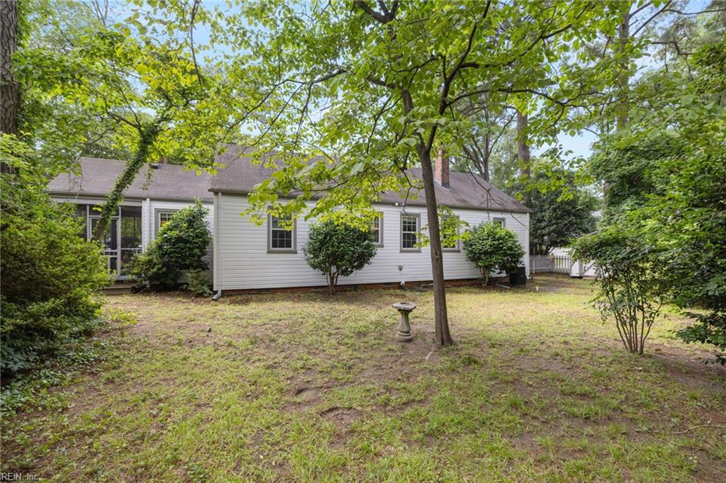 158 Dover CIR