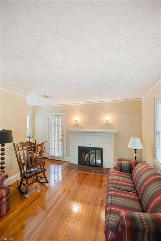 158 Dover CIR
