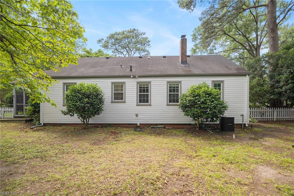 158 Dover CIR