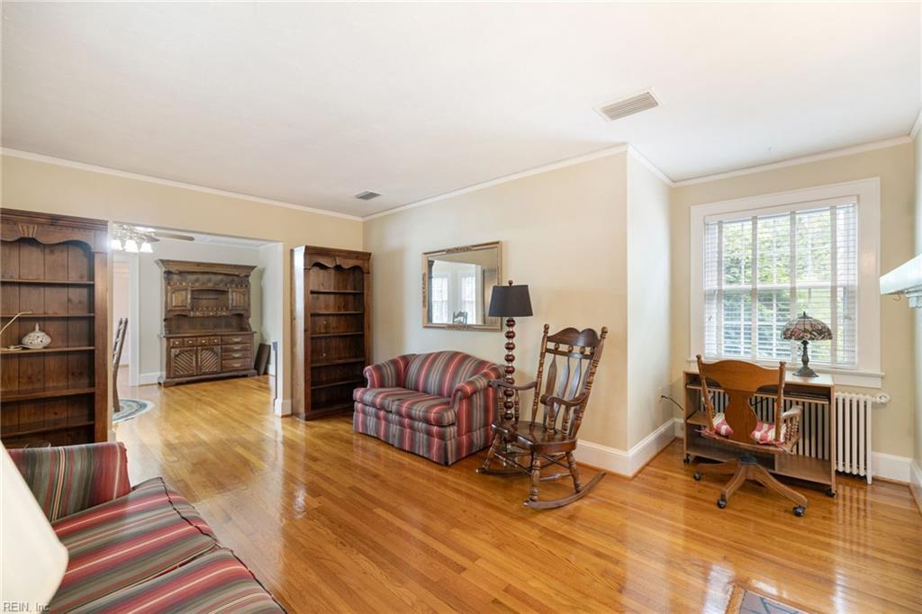 158 Dover CIR