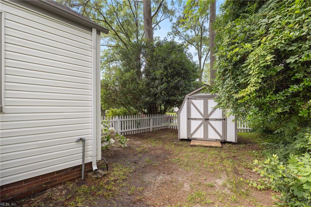 158 Dover CIR