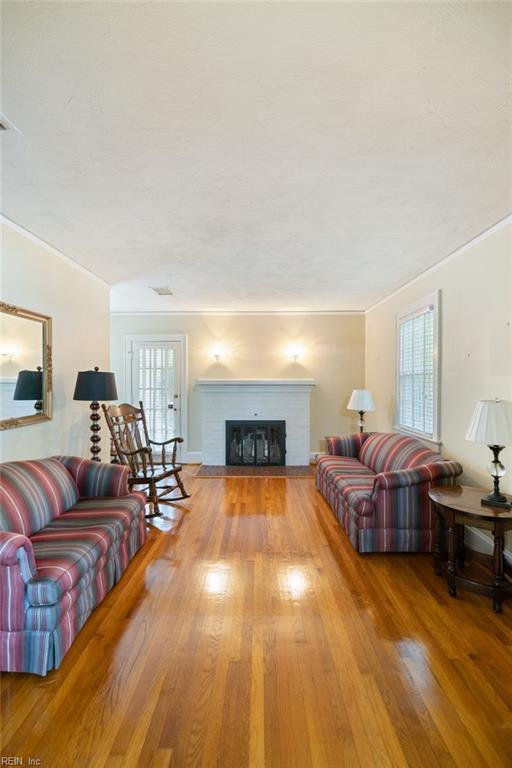 158 Dover CIR