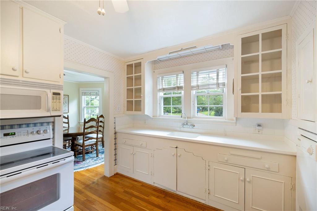 158 Dover CIR