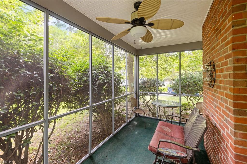 158 Dover CIR