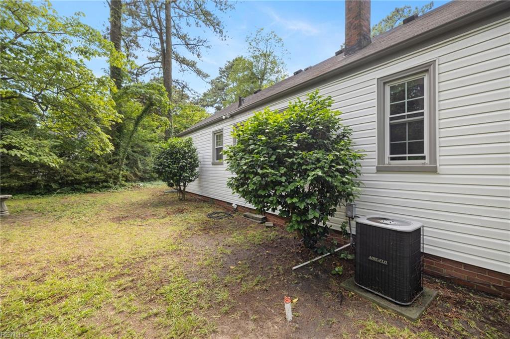 158 Dover CIR