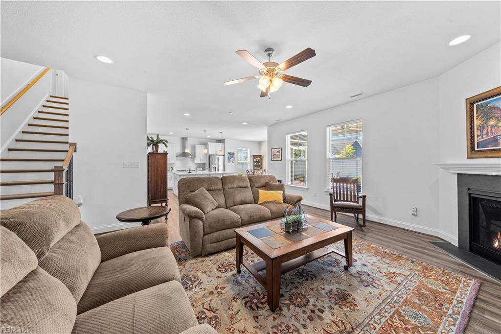 408 Cairns RD