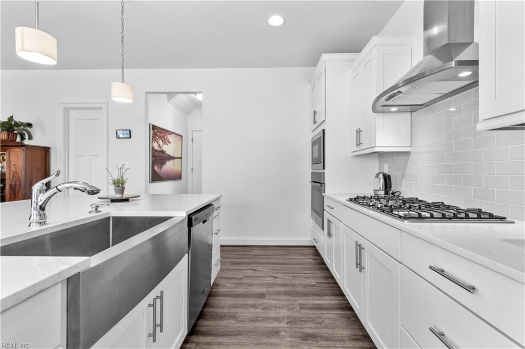 408 Cairns RD