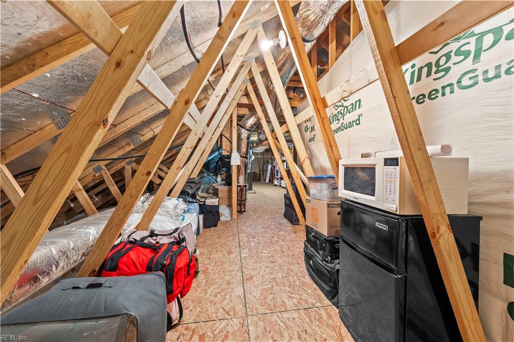 408 Cairns RD