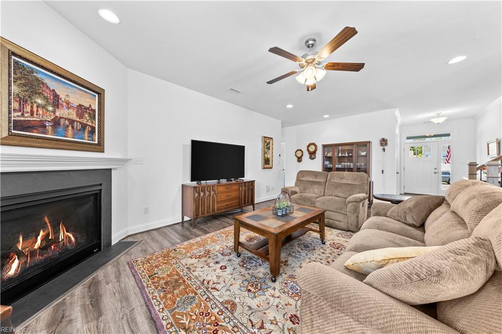 408 Cairns RD