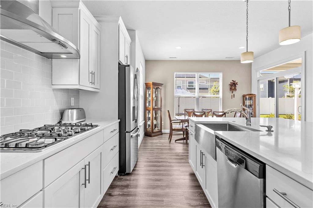408 Cairns RD