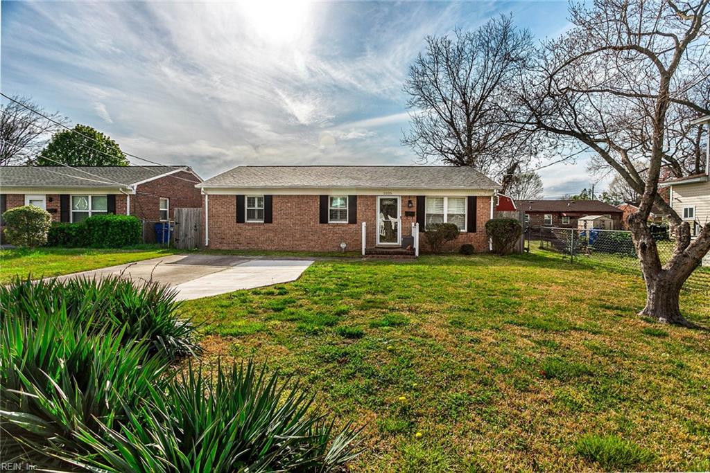 2225 Harrell AVE