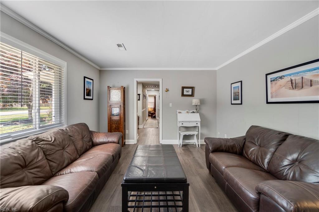 228 S Newtown RD
