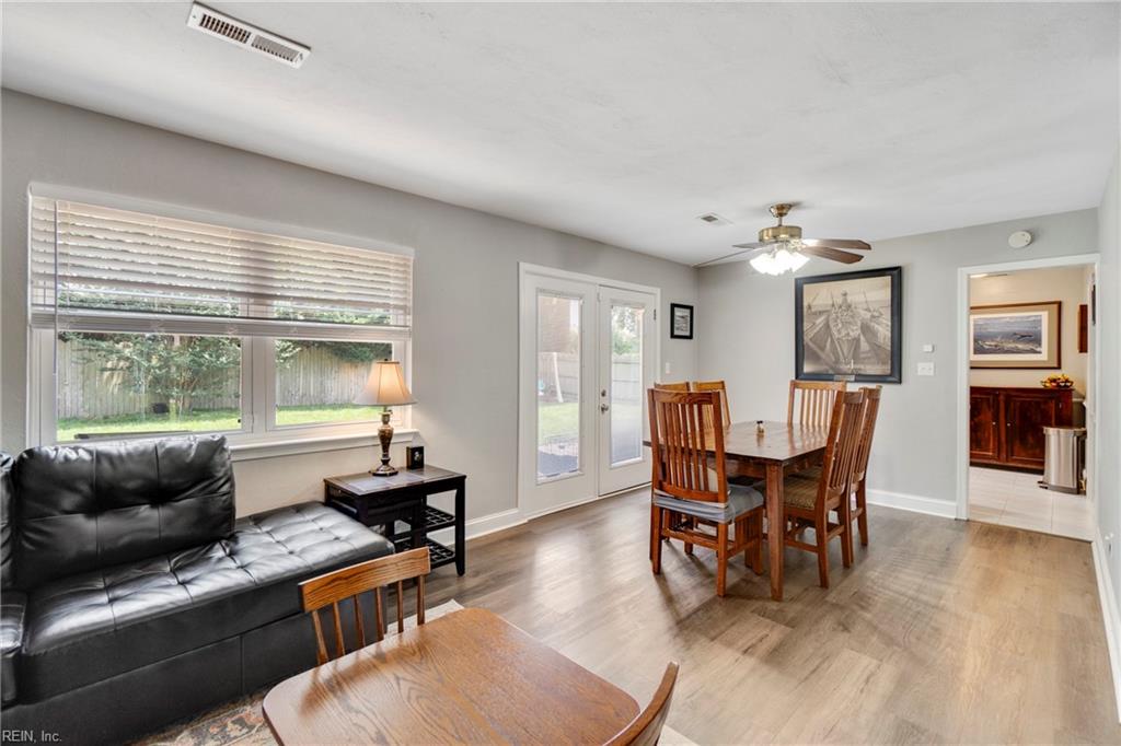 228 S Newtown RD