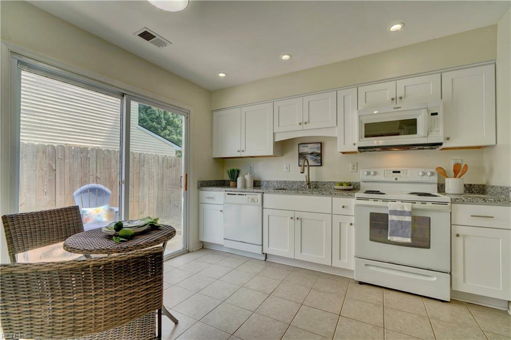3769 Frazier LN