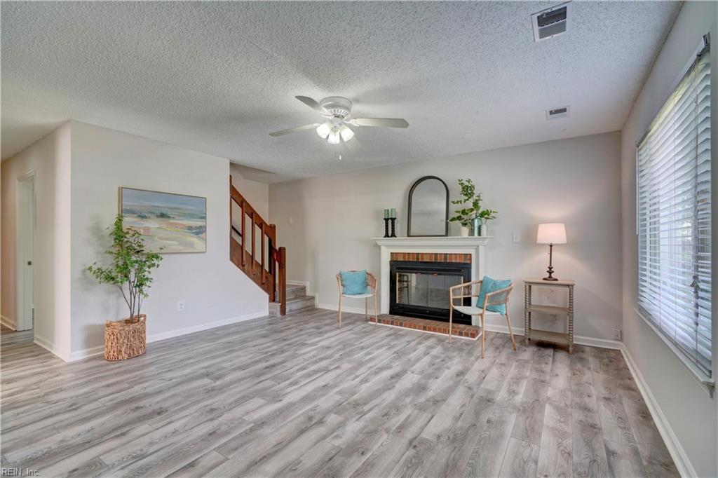 3769 Frazier LN